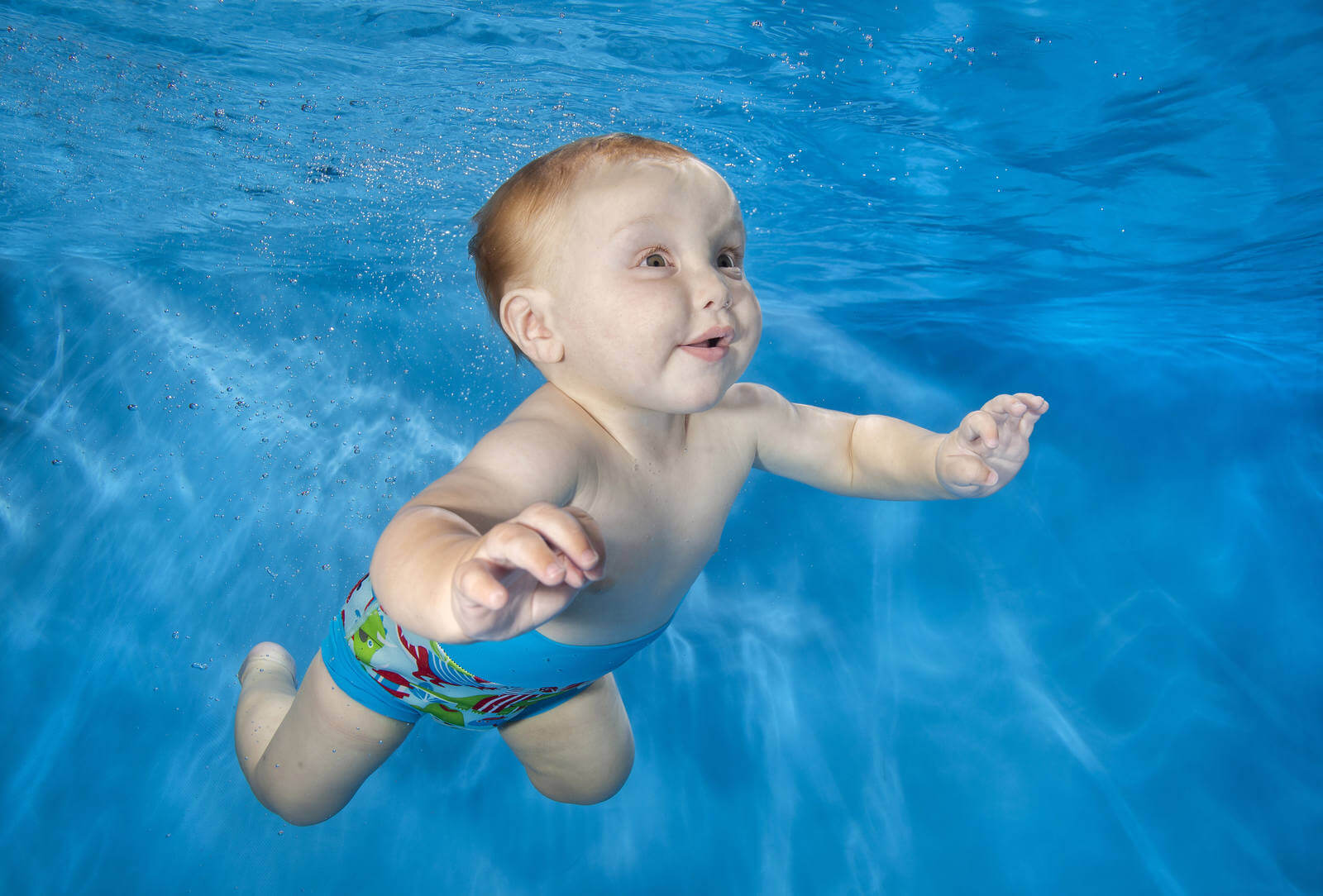 czy dla dziecka do pływania można założyć zwykły pampers
