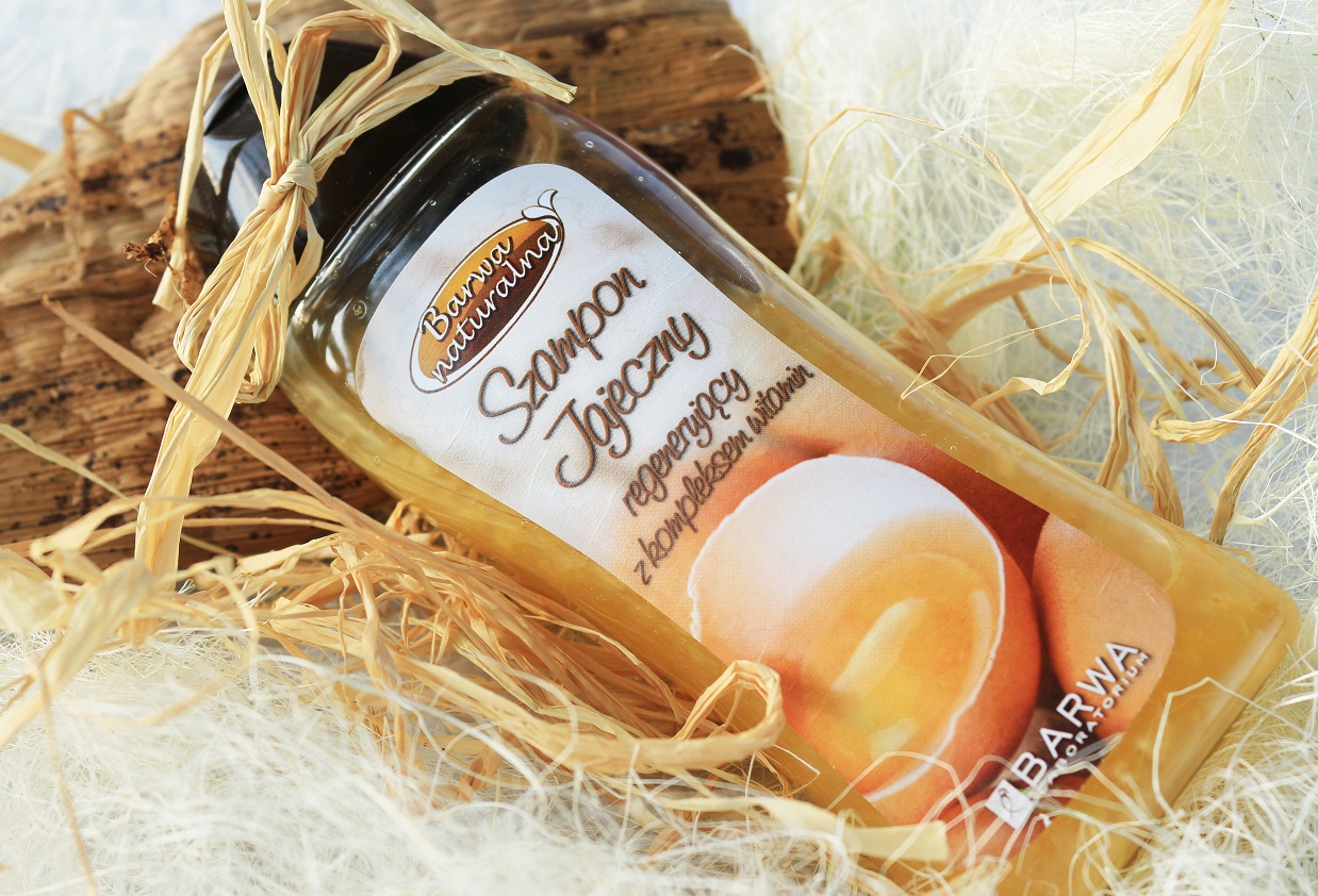 szampon jajeczny domowej roboty z jajek i olejem rycynowym